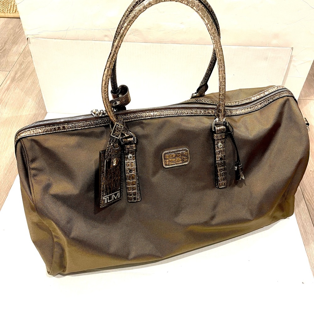 TUMI Carry More Ballistic Nylon and Leather Trim Bag NWT - Picture 3 of 16